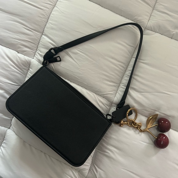 Coach Bag *Cherry Charm not included* - Picture 3 of 3